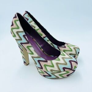 Madden Girl “Malley” Zigzag Chevron Multi Color Green Beige Platform Pumps